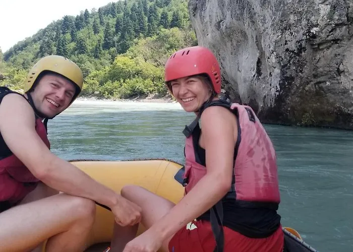 بيت ضيافة Keli Guest House& Rafting Adventures Përmet