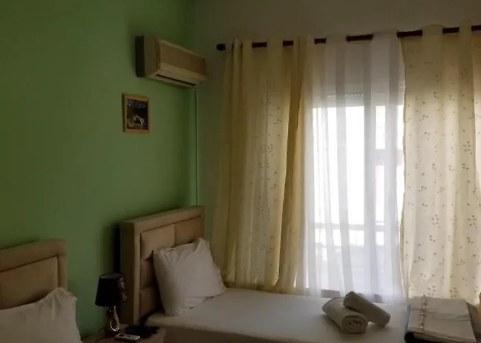 Keli Guest House& Rafting Adventures 招待所 Përmet